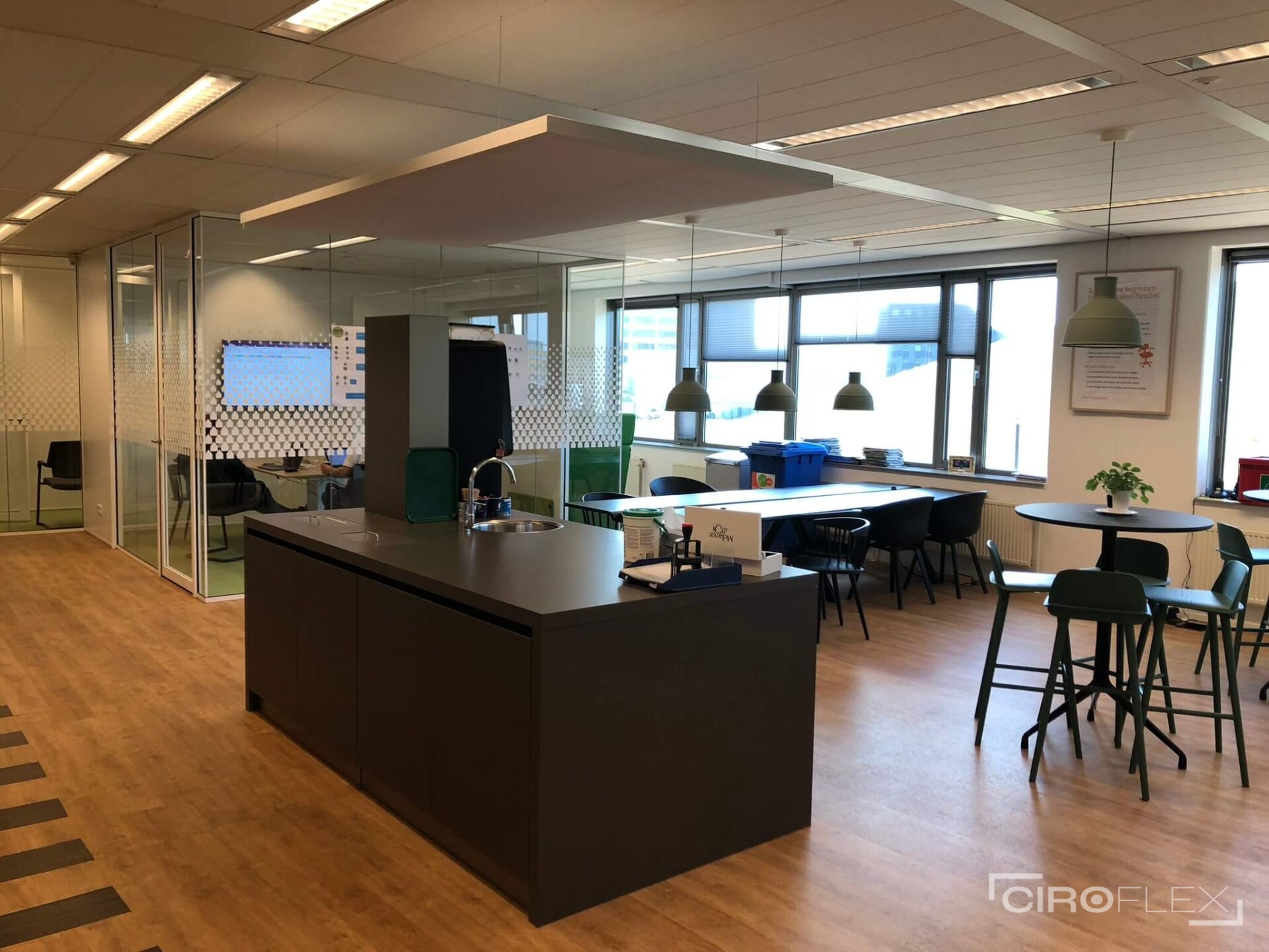 Plafondelement akoestisch pantry koffiecorner Vivare woningstichting (1)