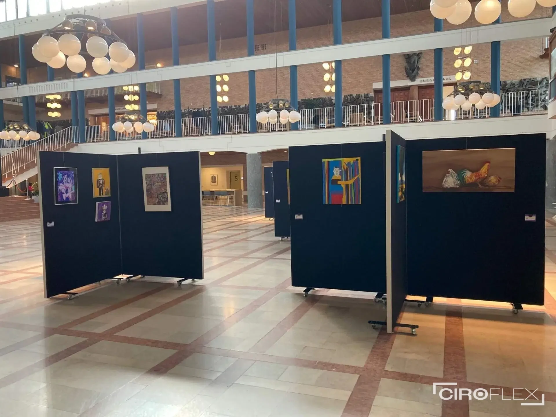 Mobiele scheidingswanden tentoonstelling gallerij gemeente Hengelo